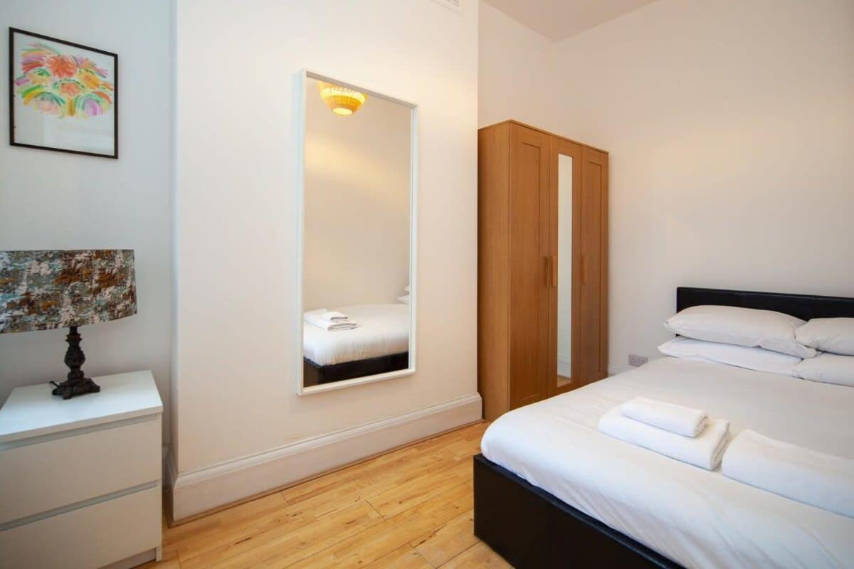 Lovely 2 Bedroom Apartment In Tooting Londres Extérieur photo