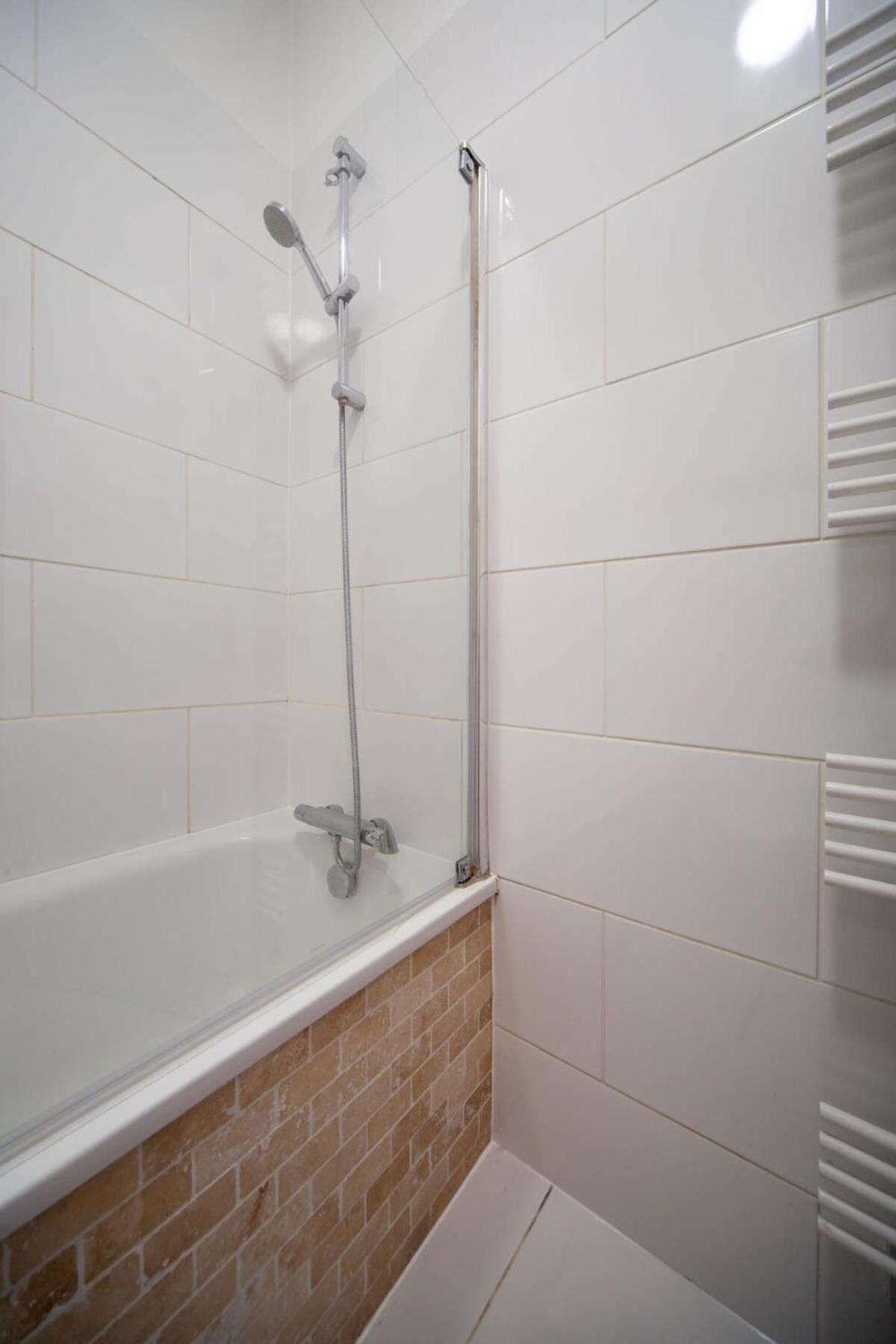 Lovely 2 Bedroom Apartment In Tooting Londres Extérieur photo